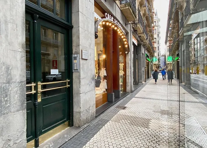 The Collection - Catedral * San Sebastian